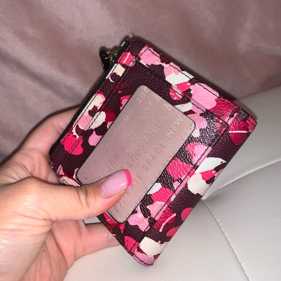 Kate Spade Wallet - Picture 2 of 4